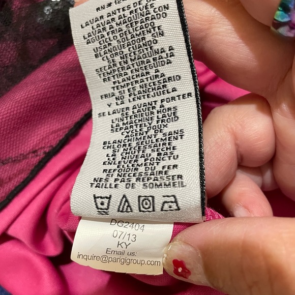 Girl’s Size Large DKNY Skirt - Picture 7 of 7